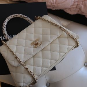 Chanel Flapbag With Handle